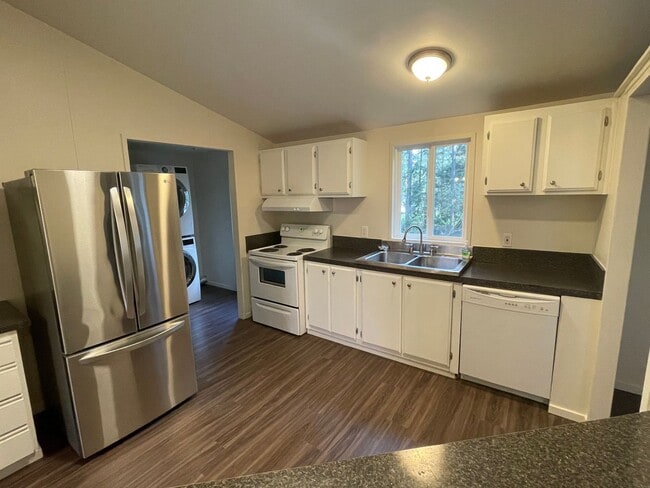 Photo - Lovely 3 Bedroom Home out of Town!