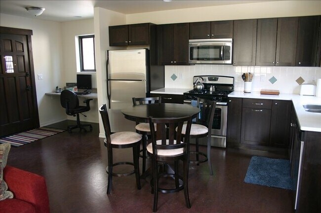 Photo - 820 NW Columbia St Unidad 820 Columbia ADU