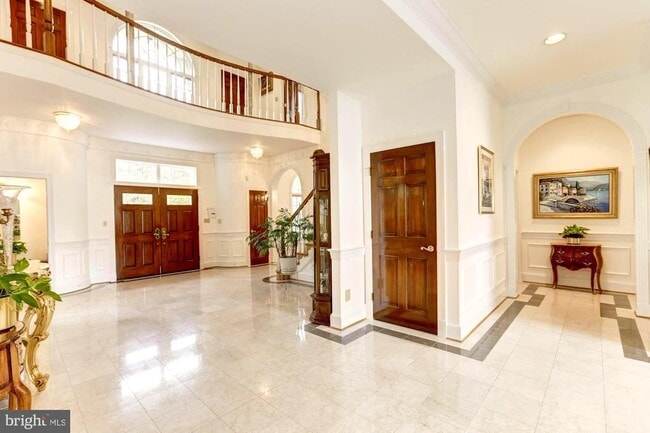 Photo - 914 Helga Pl