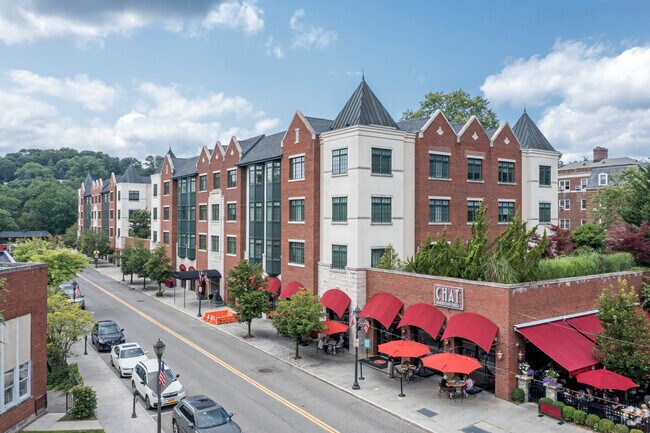 Photo - 1-100 Christie Pl