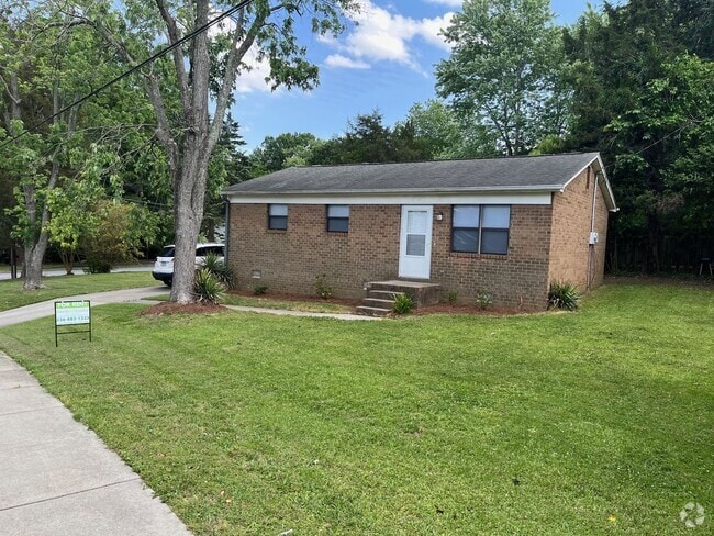 Building Photo - 3 BR near Johnson St School! Rental