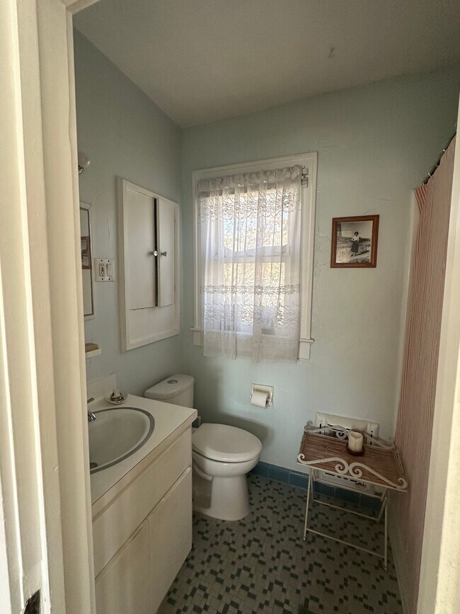 Photo - 1 bed 1 bath available for 2026! Unit 1513 Enfield C