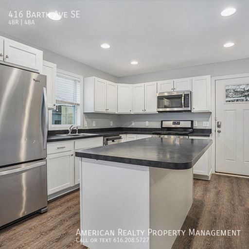Photo - 416 Barth Ave SE