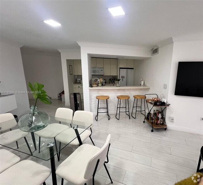 Building Photo - 6955 NW 186th St Unit F104 Rental