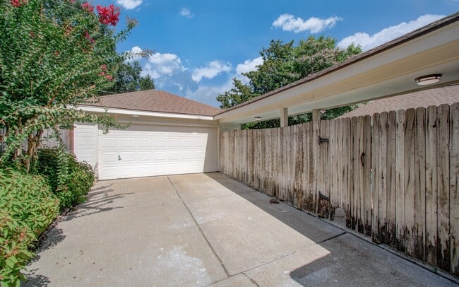 Photo - 1711 Stone Meadows Ln
