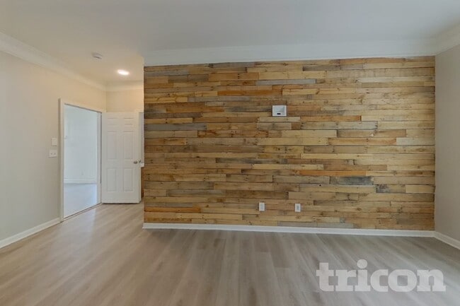 Photo - 1413 Eastway Dr
