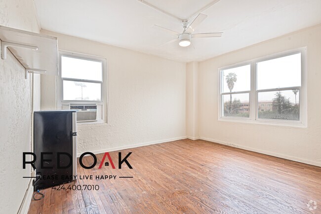 Building Photo - Bright and Airy Bachelor, Recently Refresh... Unit 302 Rental