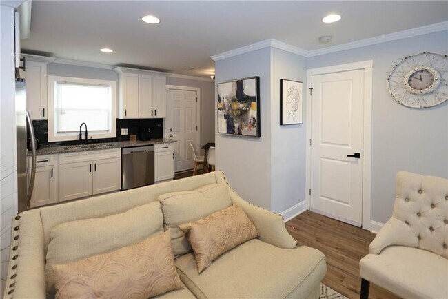 Photo - 1809 Vesta Ave