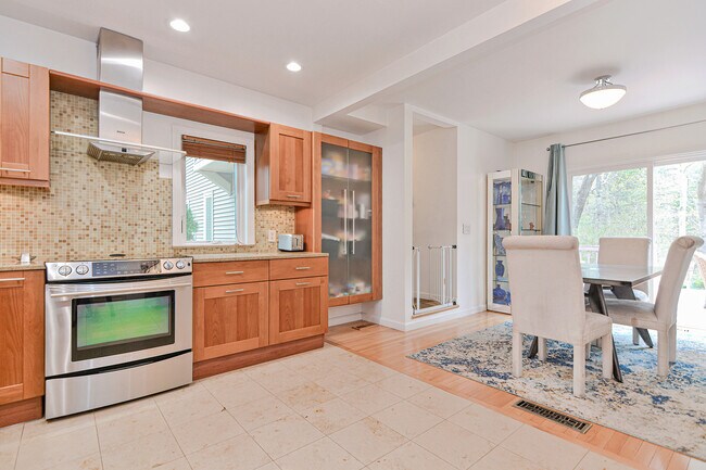 Photo - 10 Fox Hollow