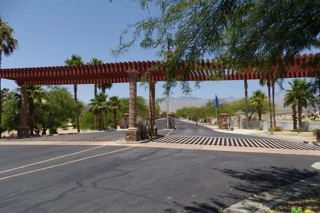 Photo - 64337 Pyrenees Ave