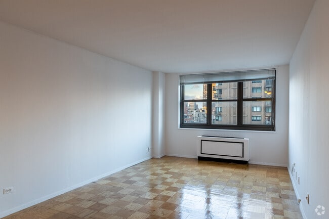 1BD, 1BA - 750SF - The Wellesley