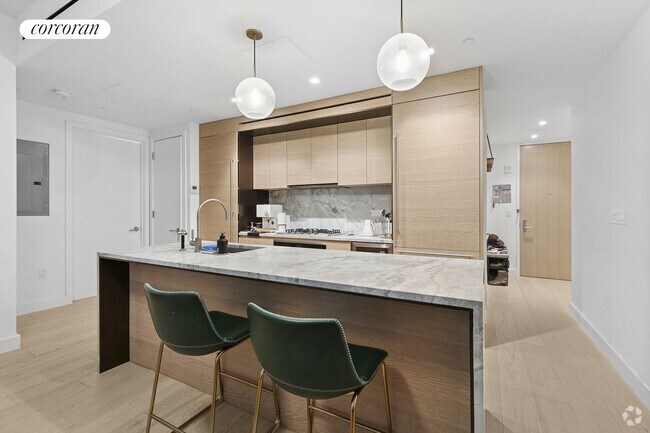 Building Photo - 215 W 28th St Rental