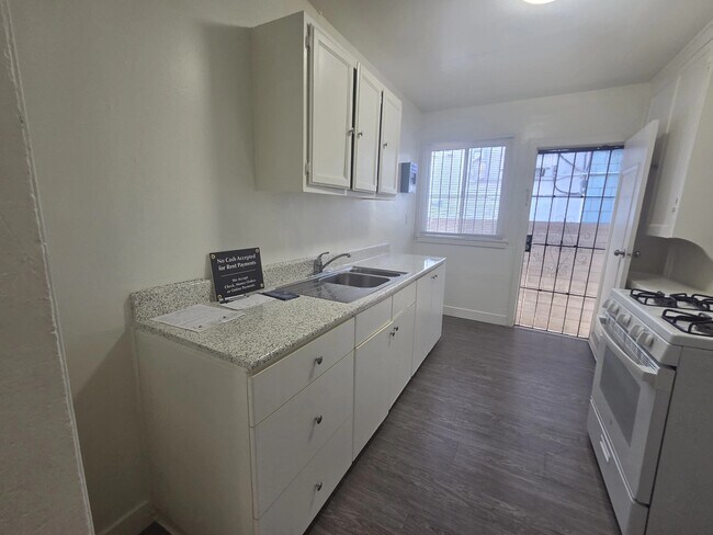 2360 W. 18th St