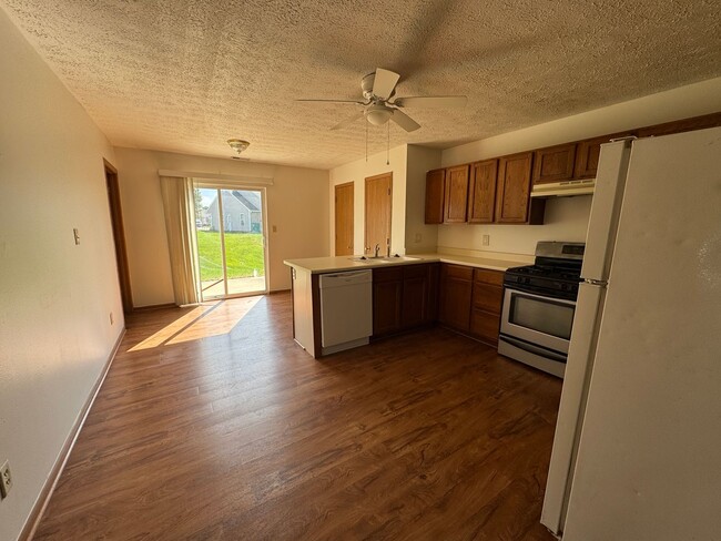 Photo - 1073 Fairlane Ct