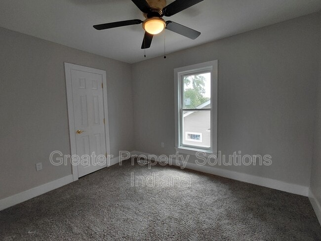 Photo - 252 Lawndale St