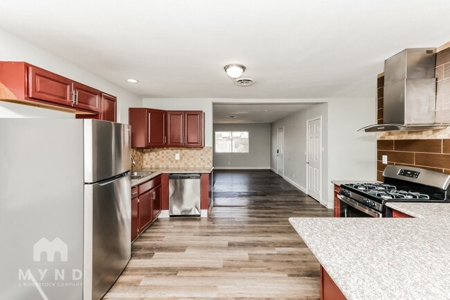 Photo - 4794 Beadle St