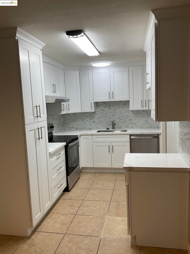 Photo - 108 E Trident Dr