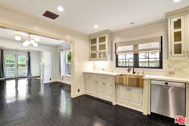 Photo - 744 N Sierra Bonita Ave