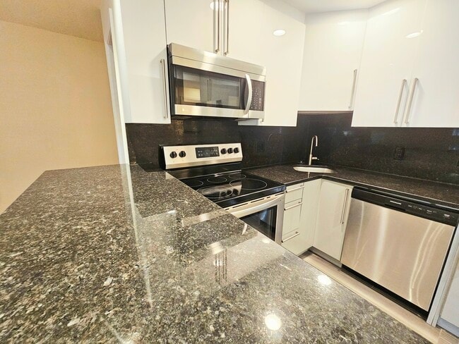 Photo - 1803 Beacon St Unit 2