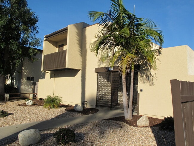 Building Photo - LIVE NEAR THE BEACH & THE BAY 2BD/1.5BA TOWNHOME IN PACIFIC BEACH! $3,195/mo!