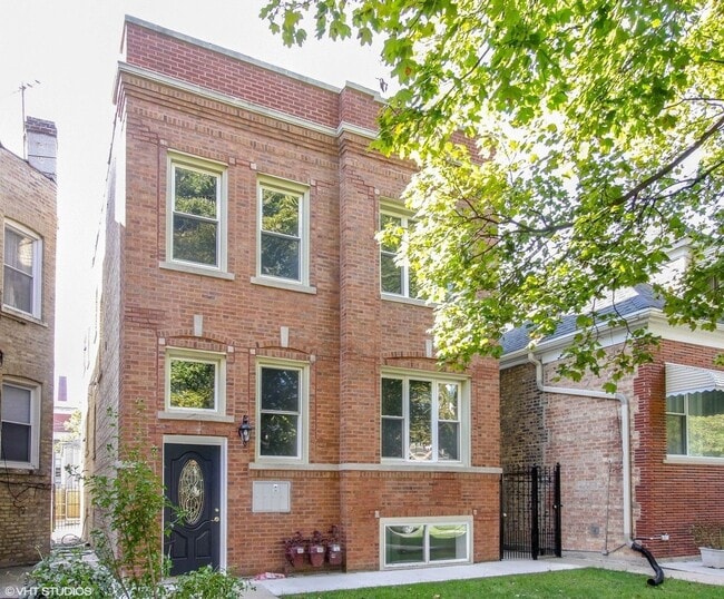 Building Photo - 4343 W Drummond Pl Unit G