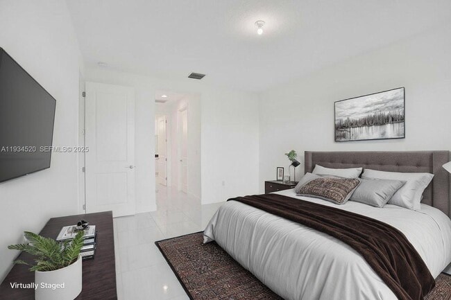 Photo - 19594 Broad Shore Walk