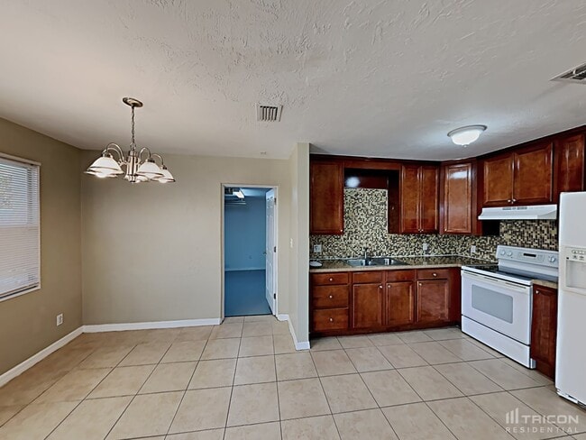 Photo - 5551 82nd Ave N