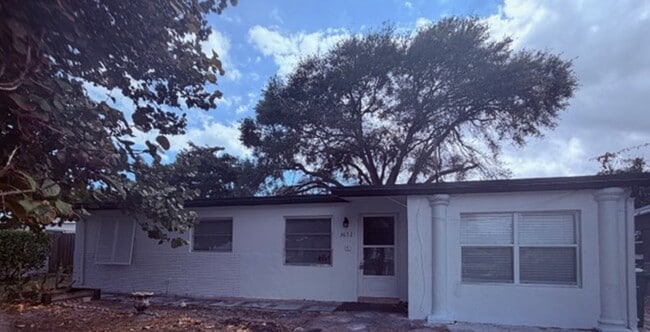 Photo - 3652 Gull Rd