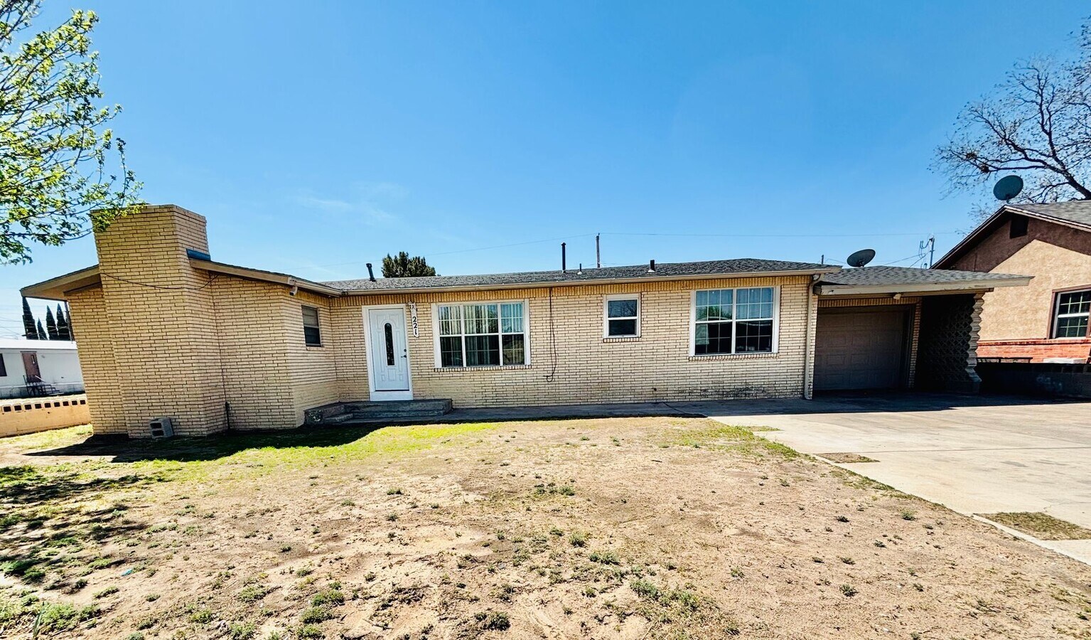 Photo - 221 E Albertson Dr