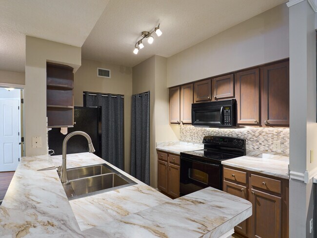 Photo - 6101 Myrtlewood Cir W