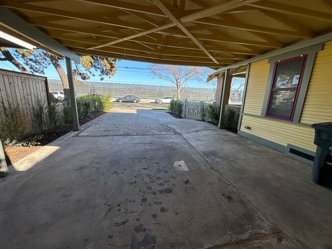 Photo - 678 N Shaffer St Unidad A
