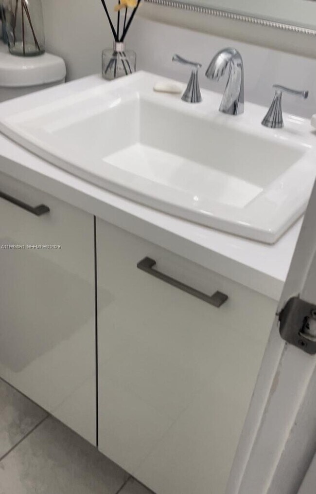 Photo - 10000 NW 9th St Cir