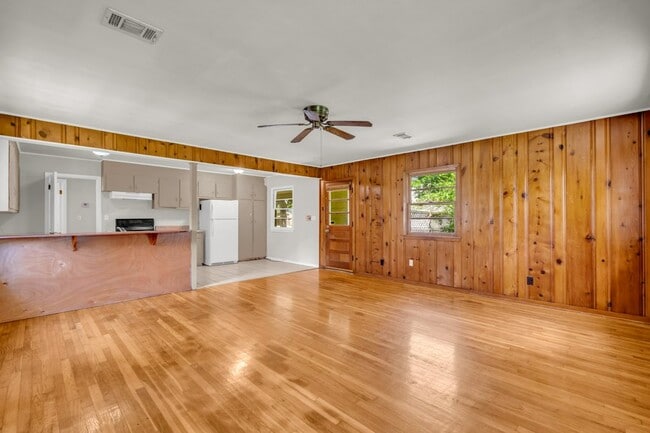 Photo - 706 Cypress St