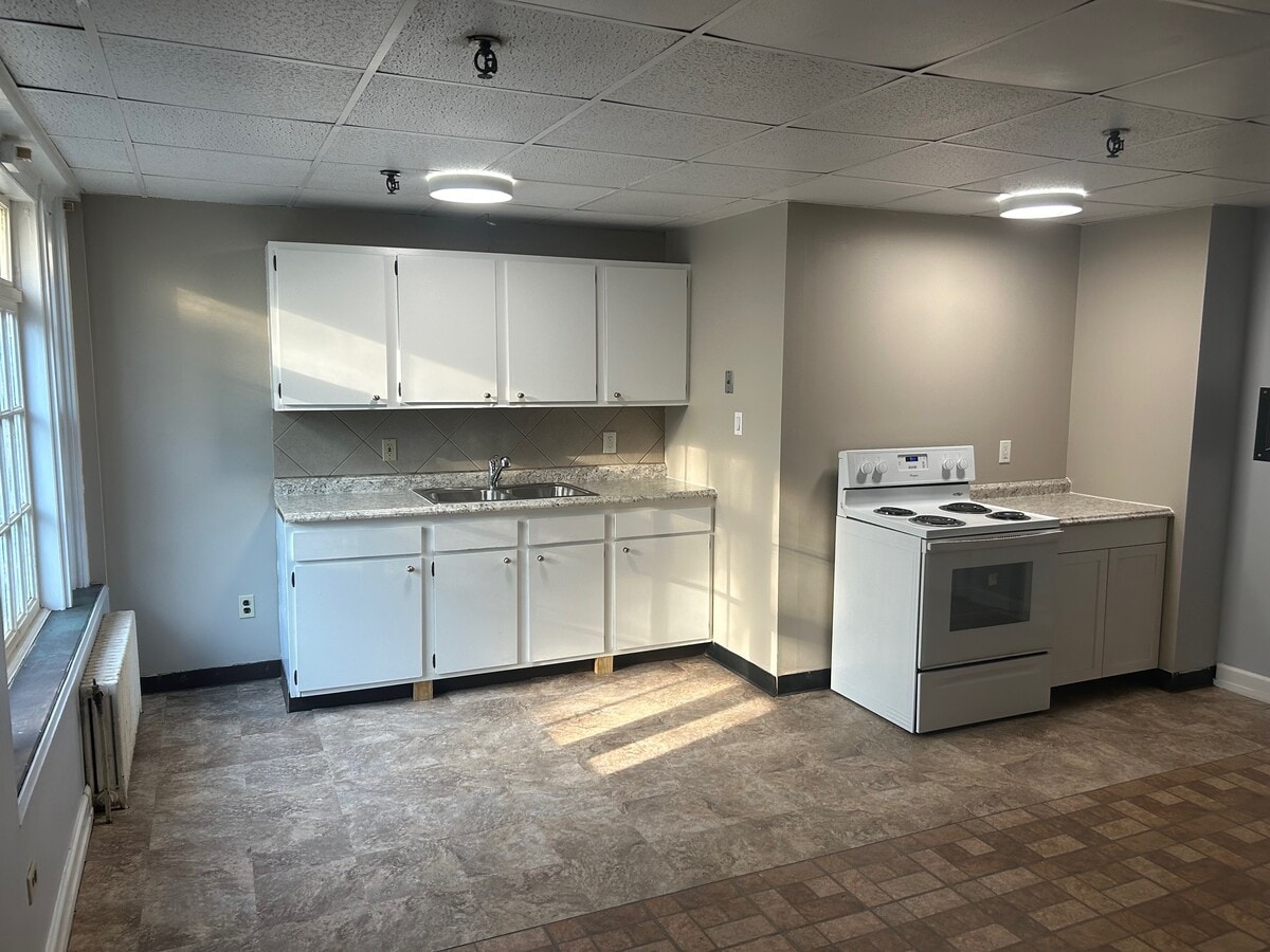 Photo - 40 Academy St