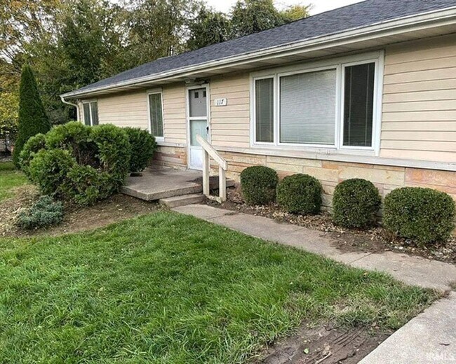 Photo - 117 N Hillsdale Dr