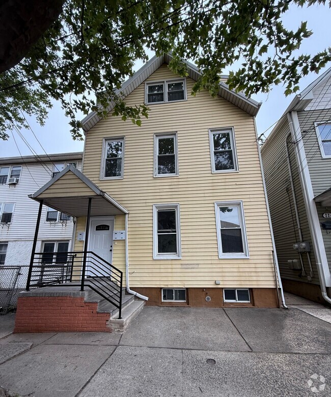 Building Photo - 222 Jersey St Rental