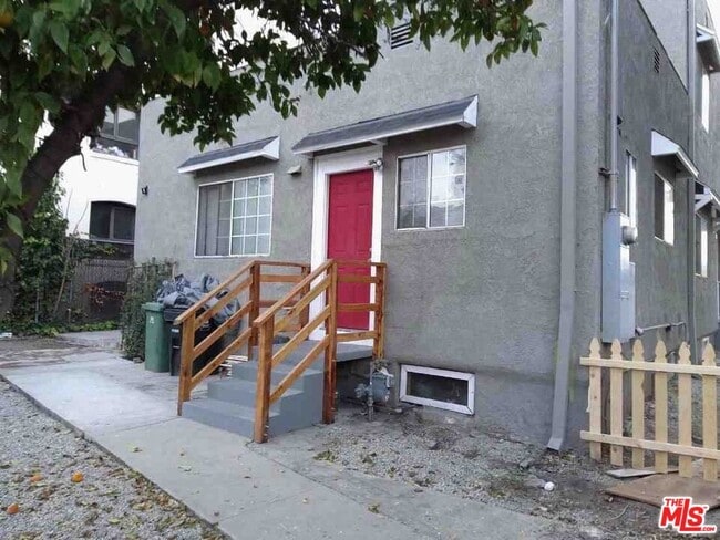 1981 Estrella Ave