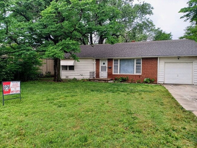 Building Photo - Cozy 3 bedroom, 1 bath home on Northeast side