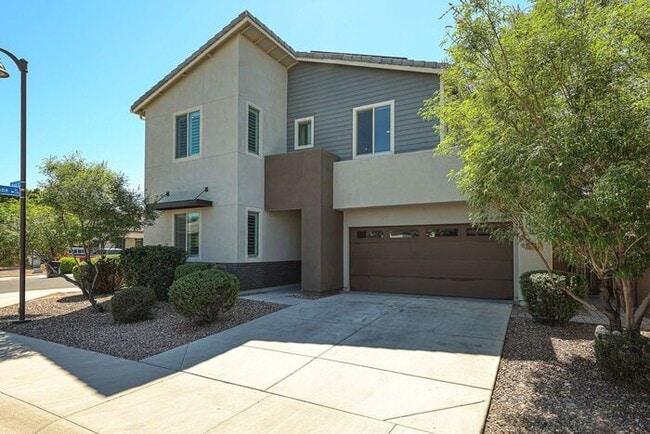 Photo - Beautiful 5bedrooms-2Baths Modern Style Home!