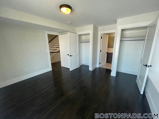 Photo - 54 Taylor St