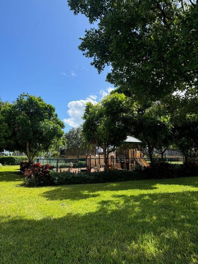 Photo - Charming townhouse 2 bed 2 bath in great location!