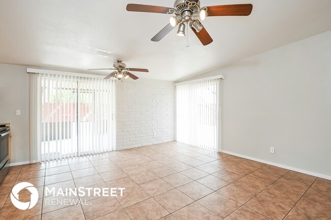 Photo - 3434 S Manitoba Ave