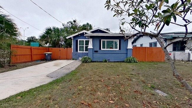 Building Photo - **Charming 3-Bedroom Historic Home with Covered Porch and Large Yard**