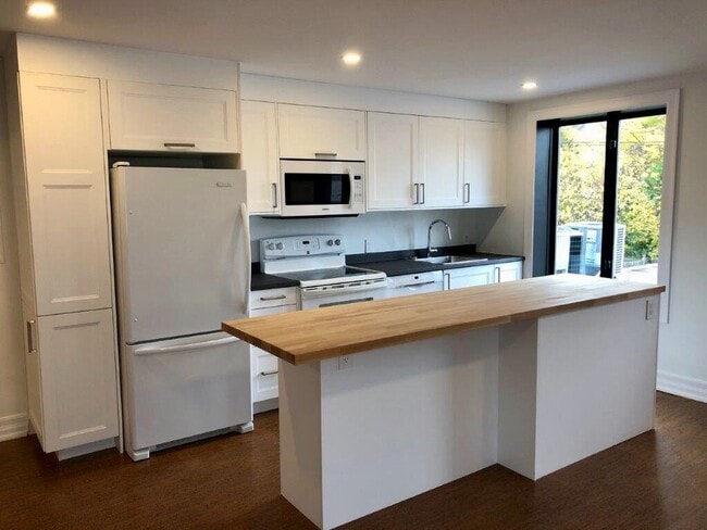 Building Photo - 86 Poplar St Unit #2