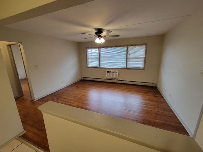 Building Photo - 701 Lake St Rental
