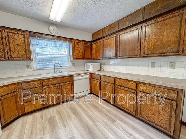 Photo - 1423 E Willow Dr