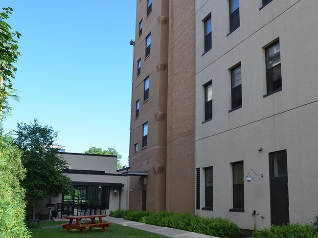 Photo - Renaissanse Box