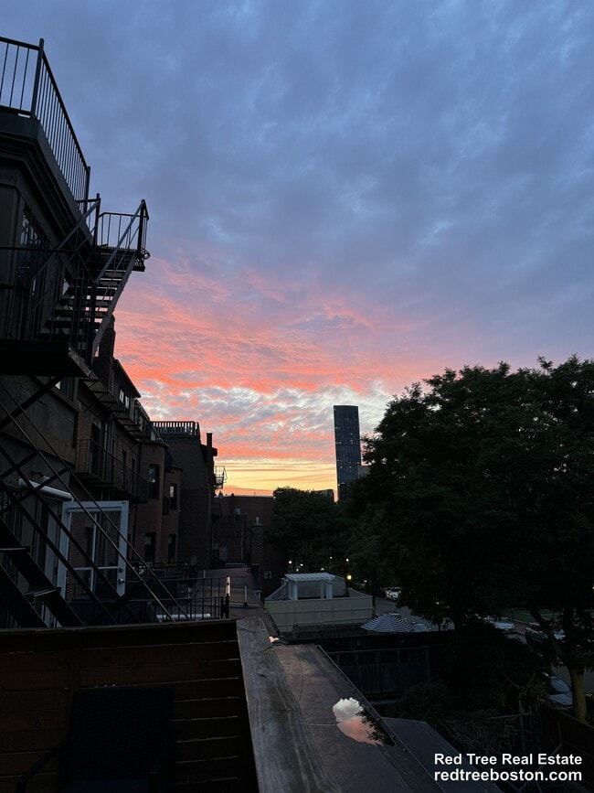 Photo - 554 Massachusetts Ave Unidad 2R