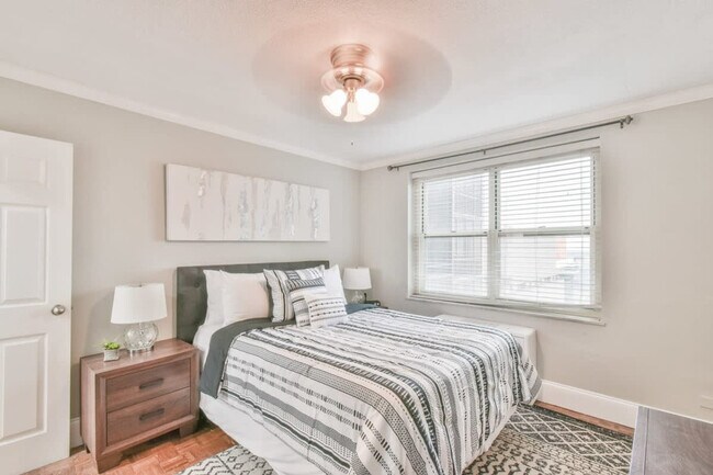 Photo - 300 W Peachtree St NW Unidad ID1299419P