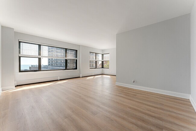 Photo - 5858 N Sheridan Rd Unit 402